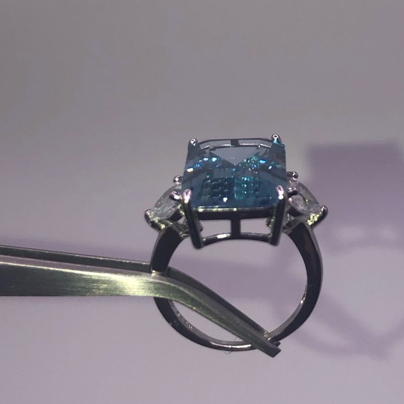 8ct London Blue Topaz Ring - Picture 8 of 10